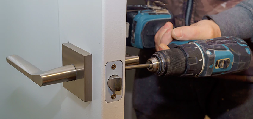 Broken Door Handle Lock Repair in Hesperia, California